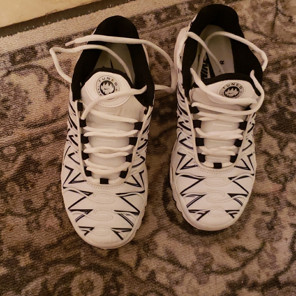 New Nike Air Max Plus TN White Black Shark Sneaker